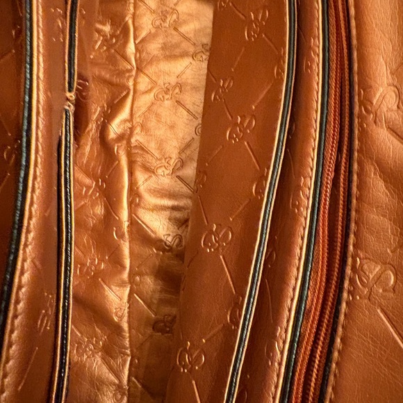 Elegant Black Handbag - Picture 12 of 16